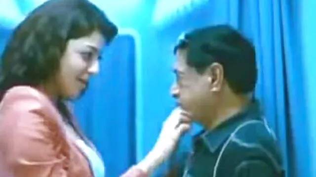 రాండీ BBC ఒక చిన్న కోడిపిల్ల యొక్క లోతైన గొంతు మరియు తెలుగులో సెక్స్ వీడియో కావాలి గట్టి పుస్సీని ఫక్స్ చేస్తుంది